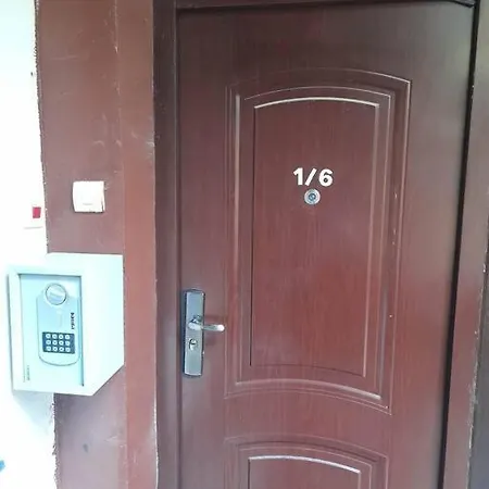 Always A Huge Sale! 아파트